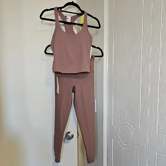NWT All In Motion UPF 50+ Workout Set Light Brown XS - Picture 1 of 15